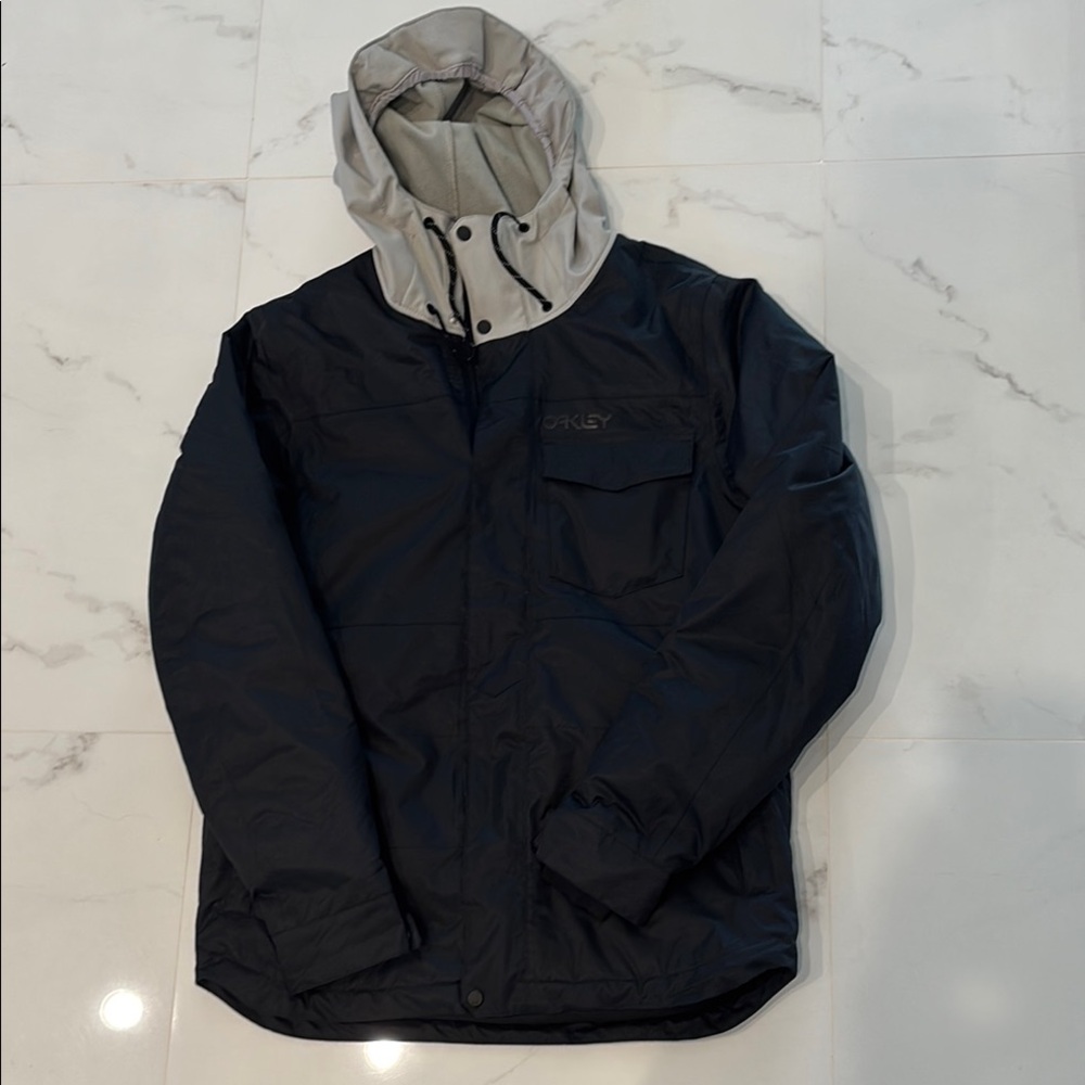 Oakley Men's Black ski/snowboard Jacket medium
